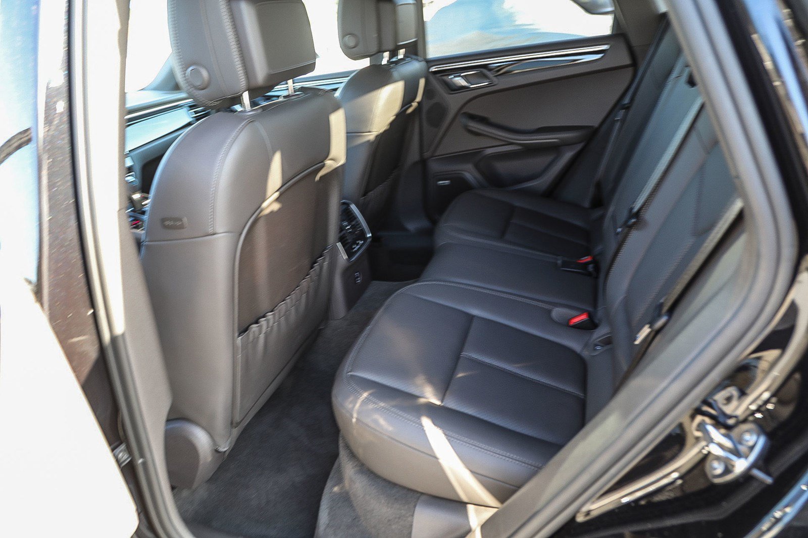 2022 Porsche Macan S - Photo 12