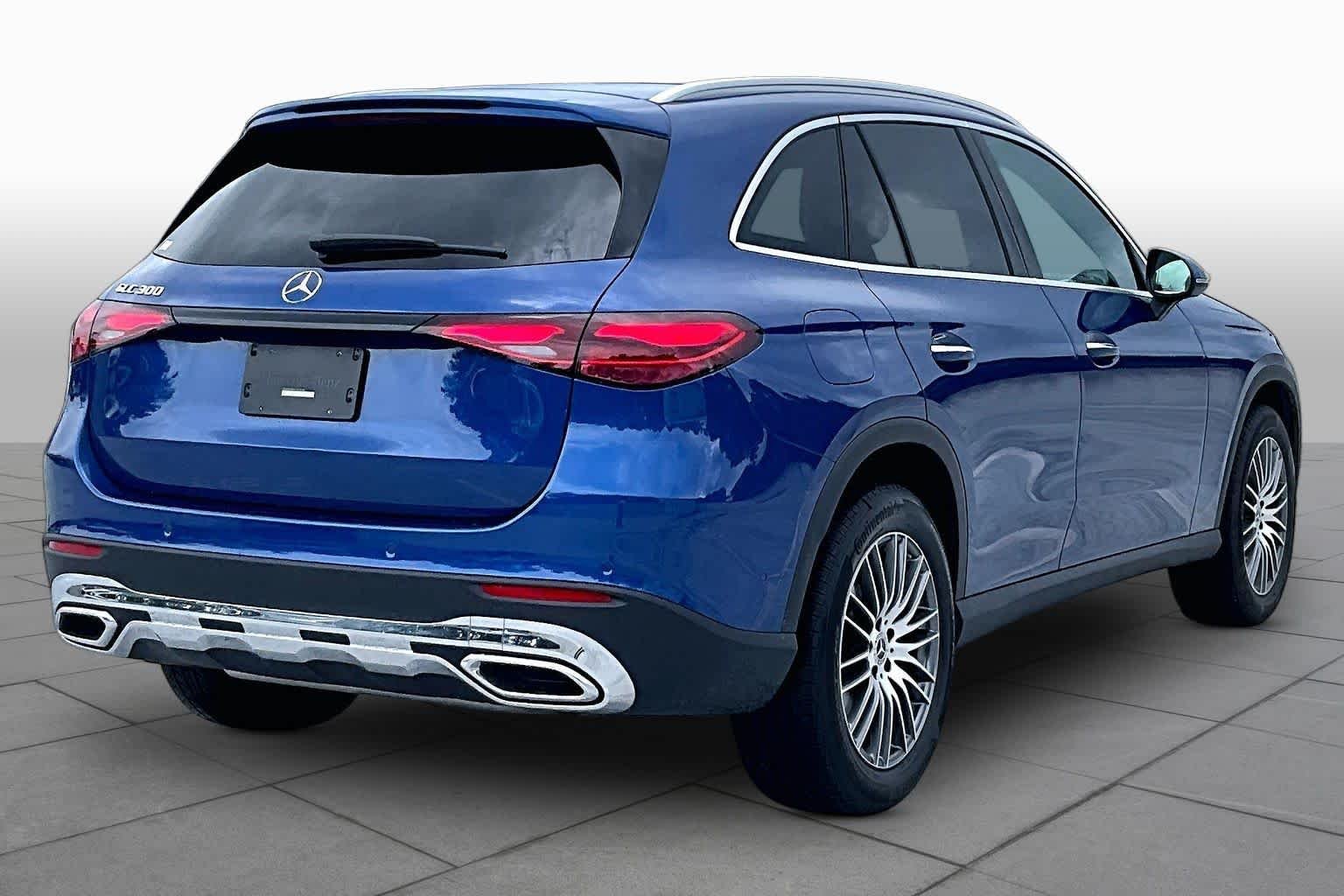 Used 2026 Starling Blue Metallic Mercedes-Benz GLC 300 image 12