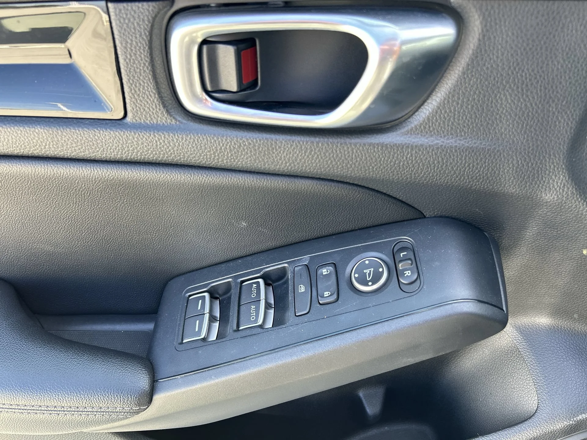 2024 Honda Civic Hatchback EX-L - Photo 15