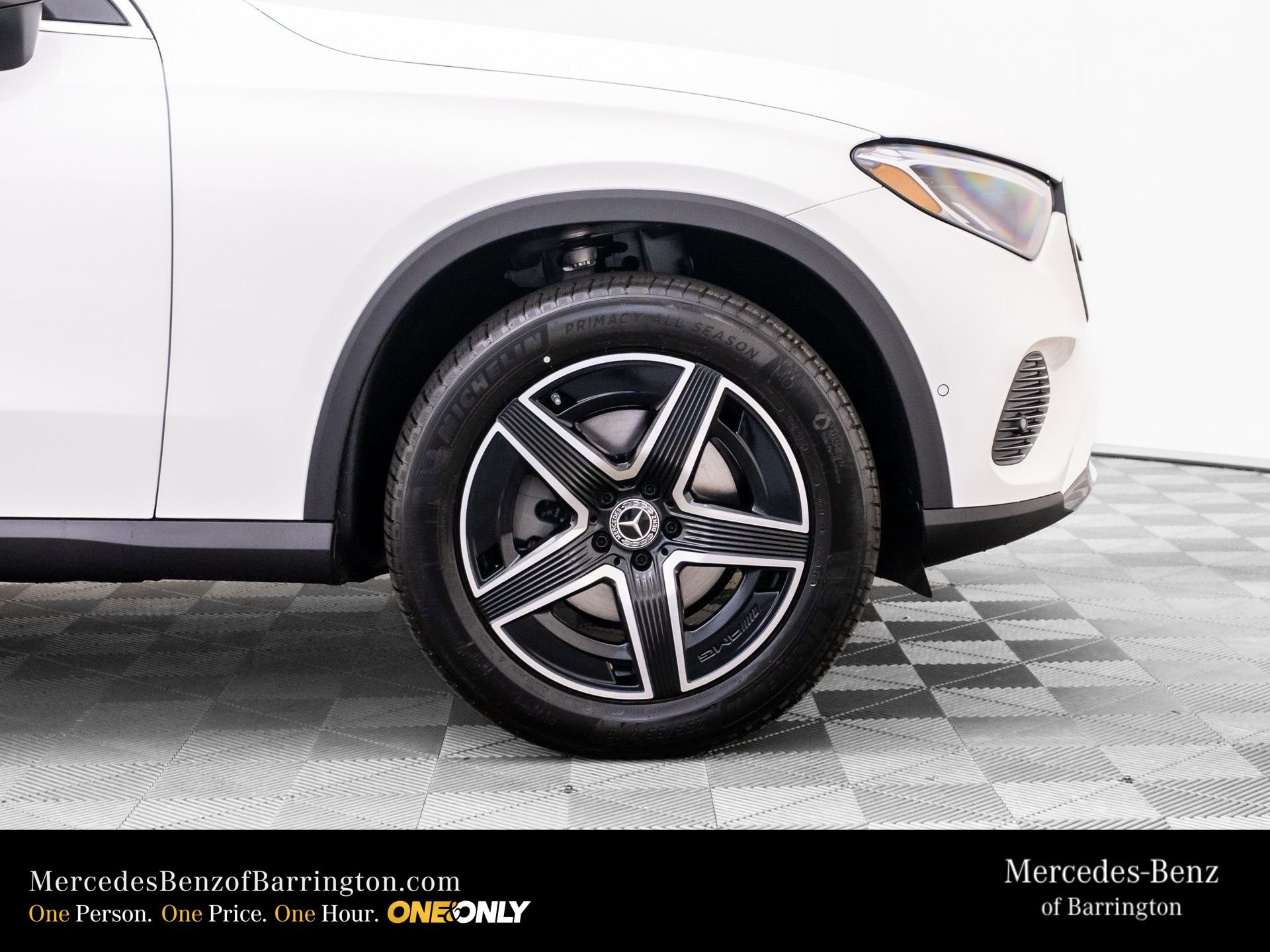 New 2026 Polar White Mercedes-Benz GLC 300 image 36