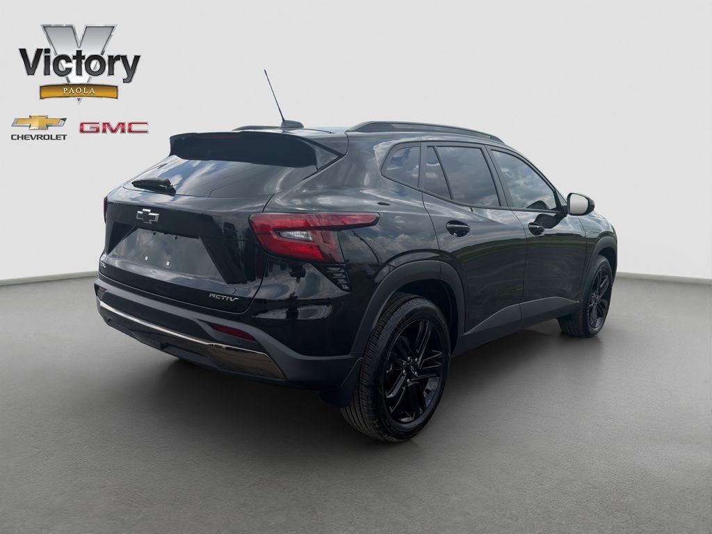 Used 2025 Mosaic Black Metallic Chevrolet ACTIV image 6