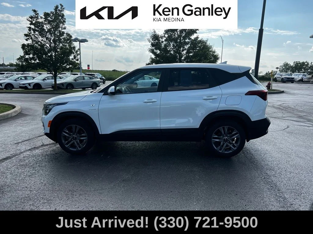 Certified Used 2022 White Kia LX image 8