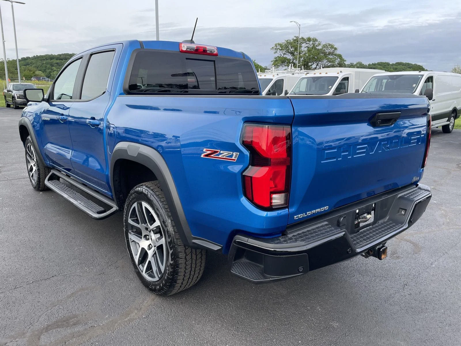 Used 2023 Glacier Blue Metallic Chevrolet 4WD Z71 image 3
