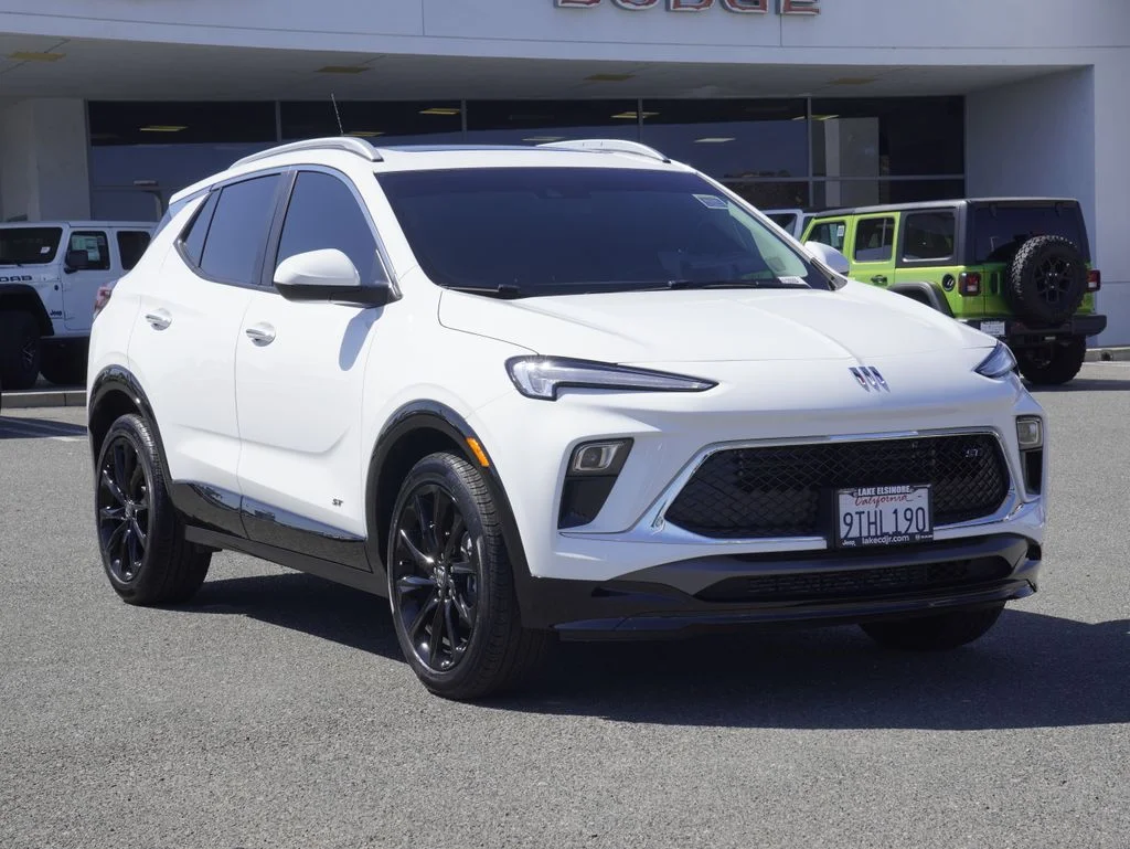 2025 Buick Encore GX Sport Touring's photo