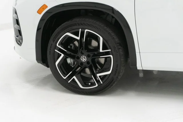 New 2026 Opal White Pearl Volkswagen SEL R-Line Turbo 4MOTION image 11