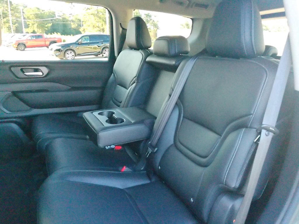 2026 Nissan Armada SV - Photo 28
