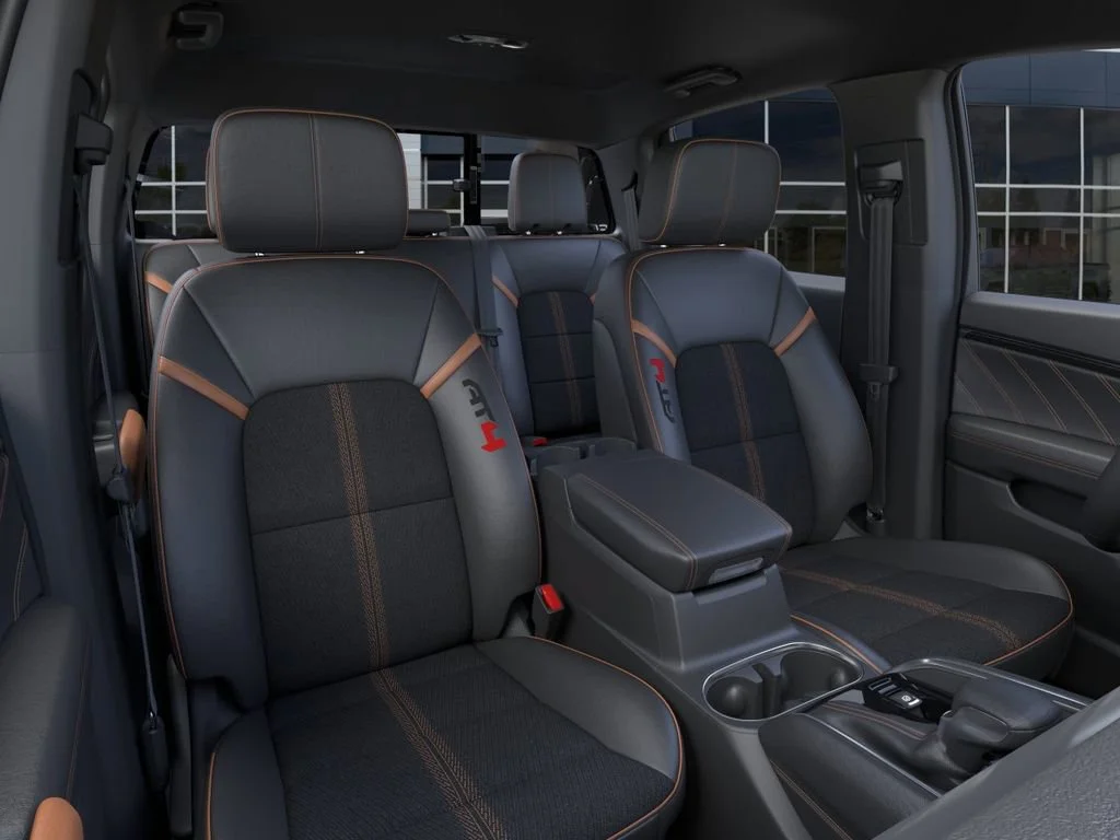 2025 GMC Canyon AT4 - Photo 16
