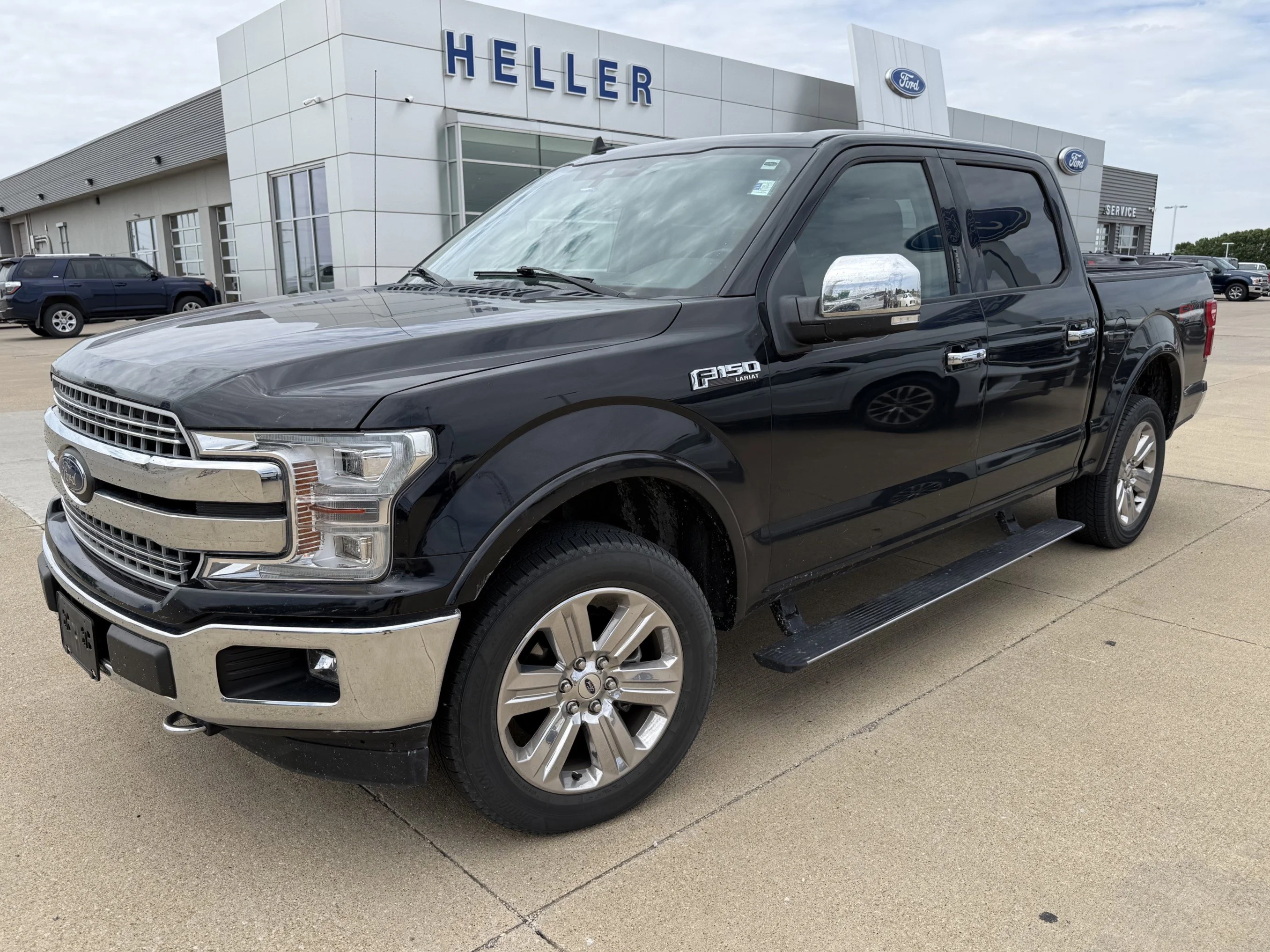Used 2019 Agate Black Metallic Ford LARIAT image 3