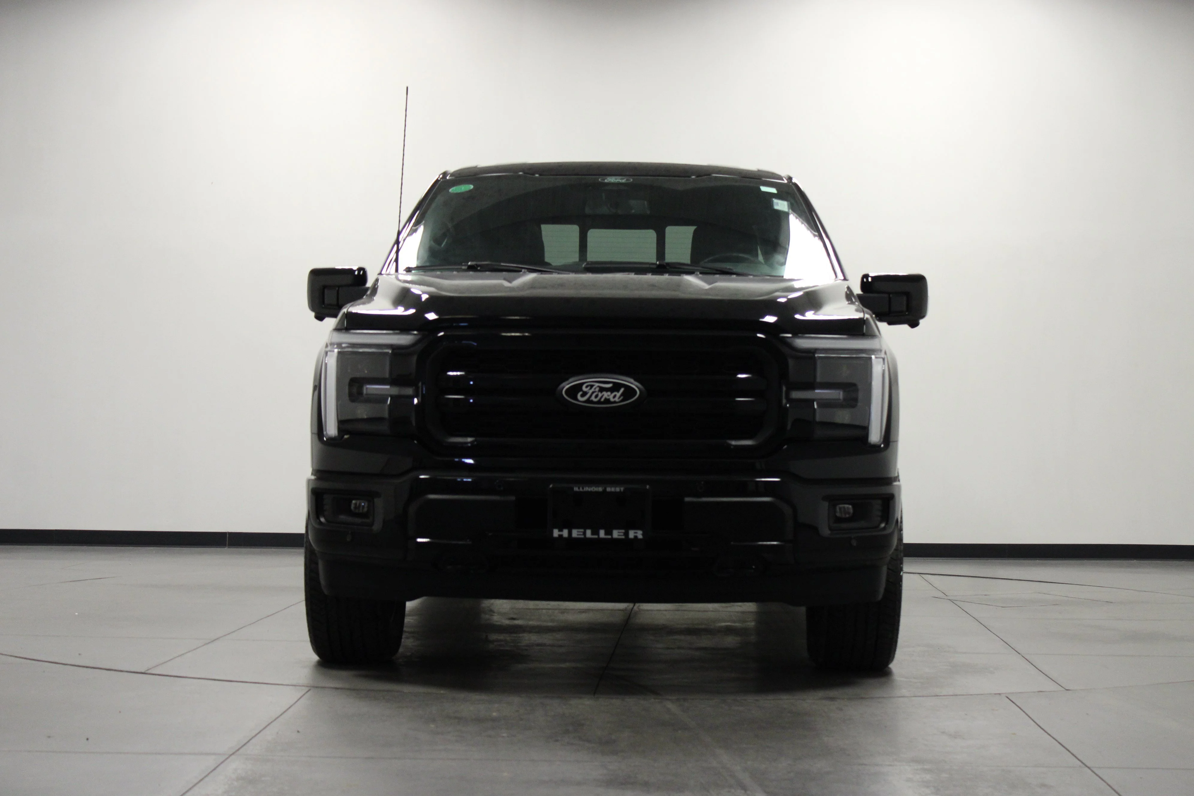 Used 2025 Agate Black Metallic Ford LARIAT image 9