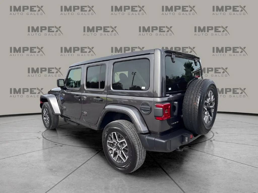 Used 2026 Gray Jeep Sahara image 3