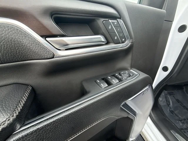 Used 2024 White GMC Denali image 13