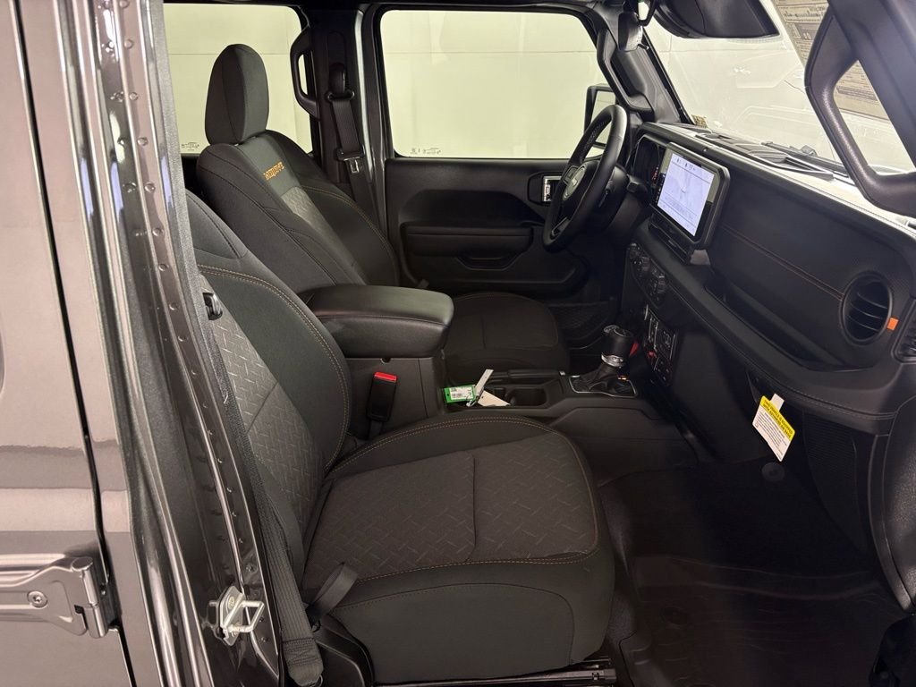 New 2026 Granite Crystal Metallic Clearcoat Jeep Mojave image 40