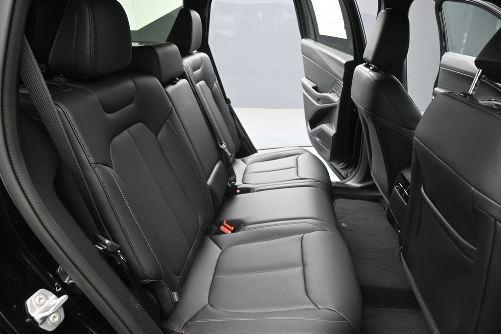 New 2026 Diamond Black Crystal Pearlcoat Jeep Limited image 14