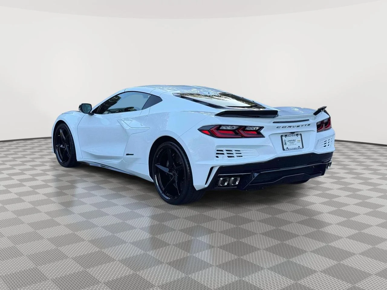 Used 2025 Arctic White Chevrolet RWD Coupe 3LZ image 5