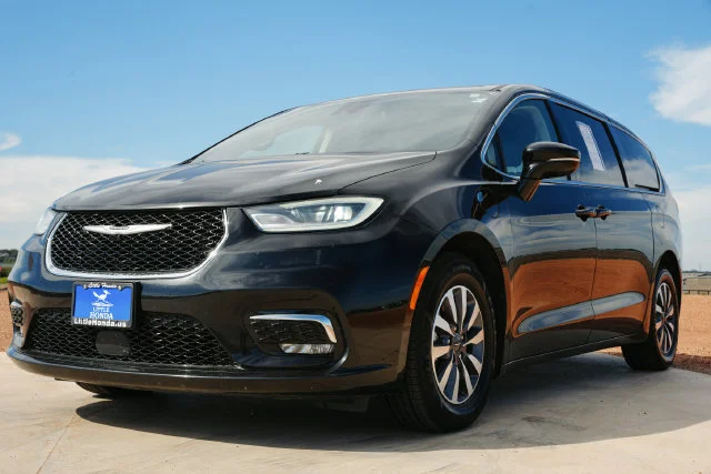 2024 Chrysler Pacifica PHEV Select