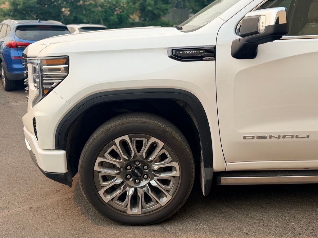 Used 2024 White GMC Denali Ultimate image 11