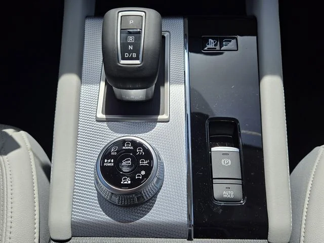 2025 Mitsubishi Outlander Plug-in Hybrid Platinum Edition - Photo 16