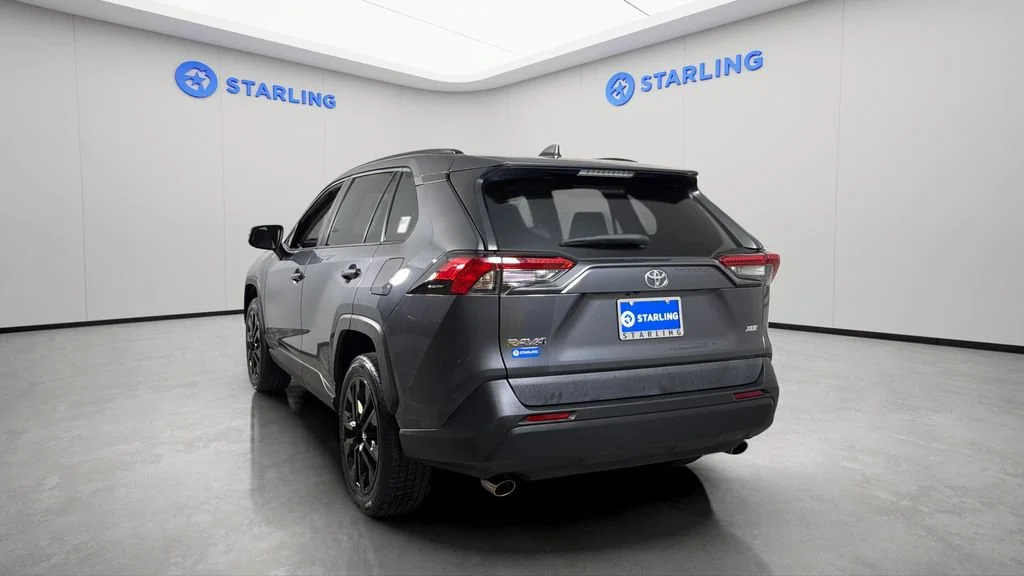 2020 Toyota RAV4 XLE Premium - Photo 7