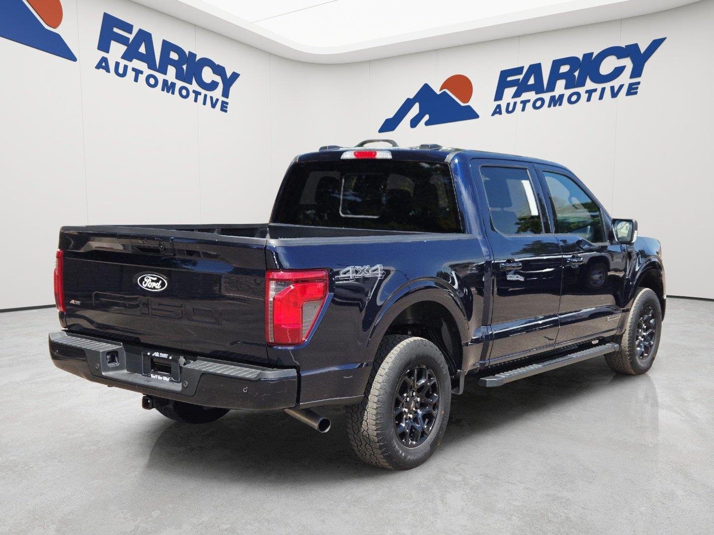 Used 2024 Blue Ford XLT image 5