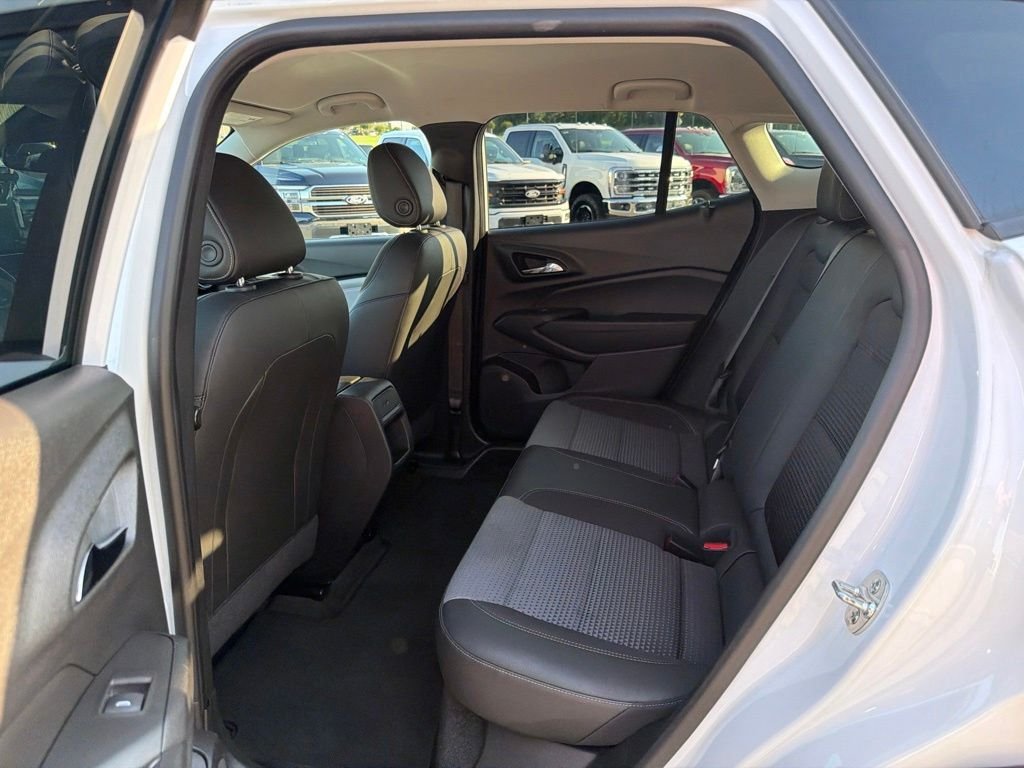 Used 2025 Summit White Chevrolet LT image 14