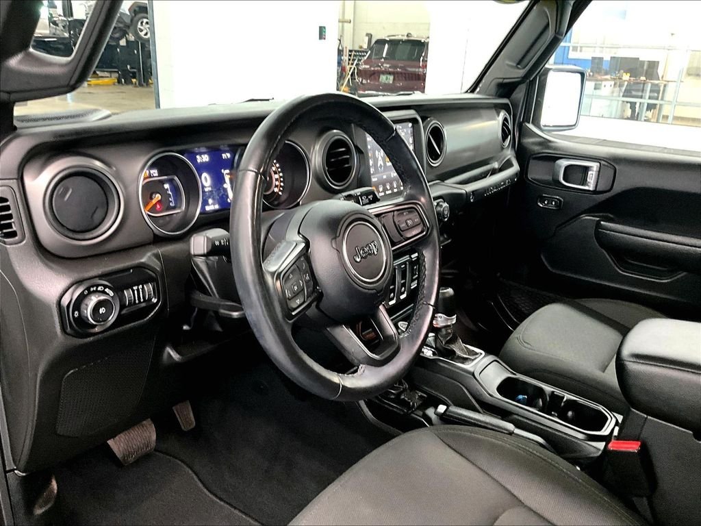 Used 2022 Granite Crystal Metallic Clearcoat Jeep Sport S image 8