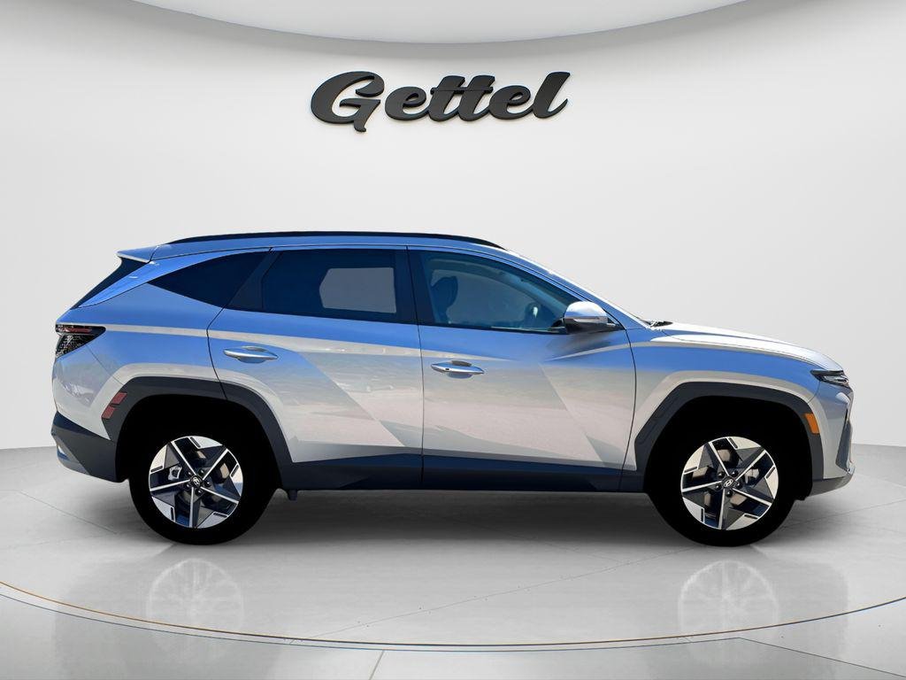 New 2026 Silver Hyundai SEL Convenience image 6