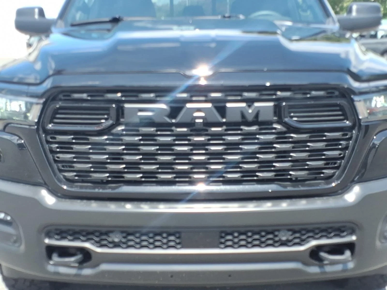 New 2026 Diamond Black Crystal Pearl-Coat Exterior Paint RAM Warlock image 13