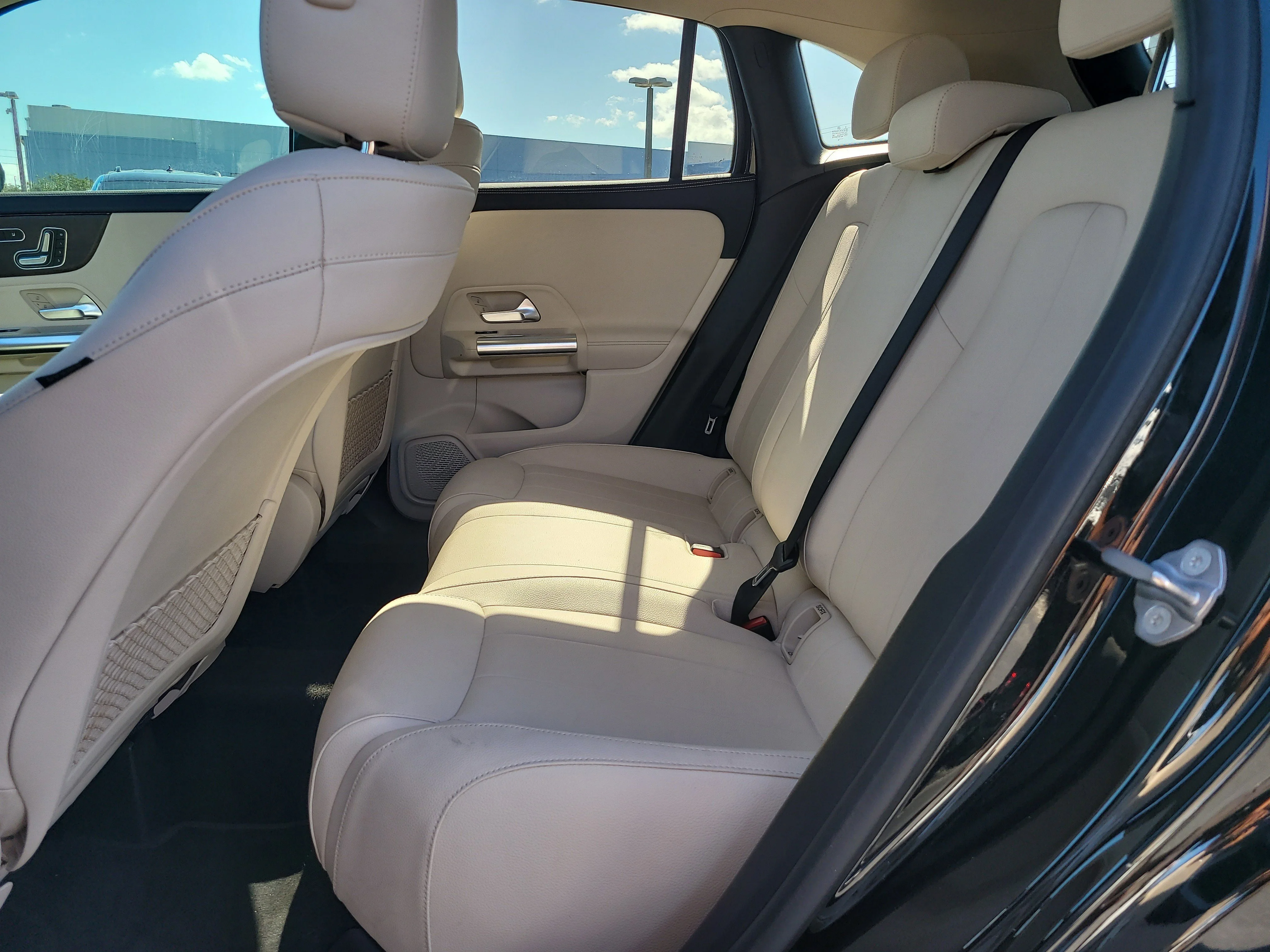 Used 2021  Mercedes-Benz GLA 250 image 11