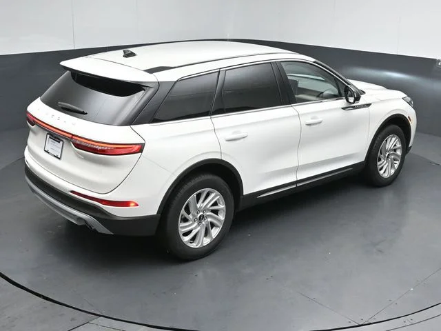 Used 2023 Pristine White Lincoln Standard image 46