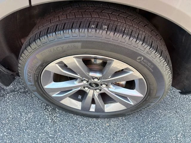 Used 2025 Black Metallic Ford Active image 18