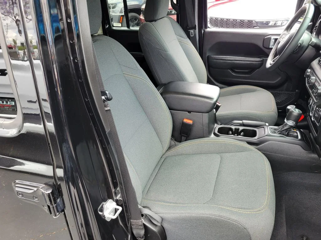 Used 2025 Black Jeep Sport S image 17