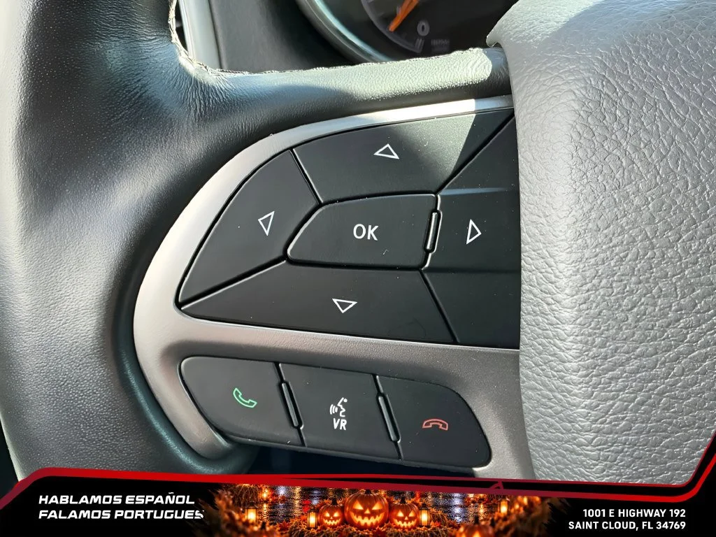 Used 2021 White Jeep Laredo X 4x2 image 25
