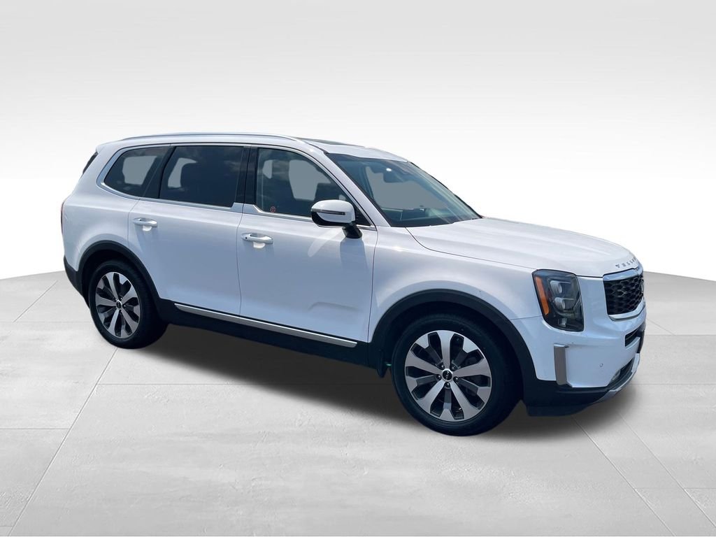 Used 2022 White Kia SX image 7