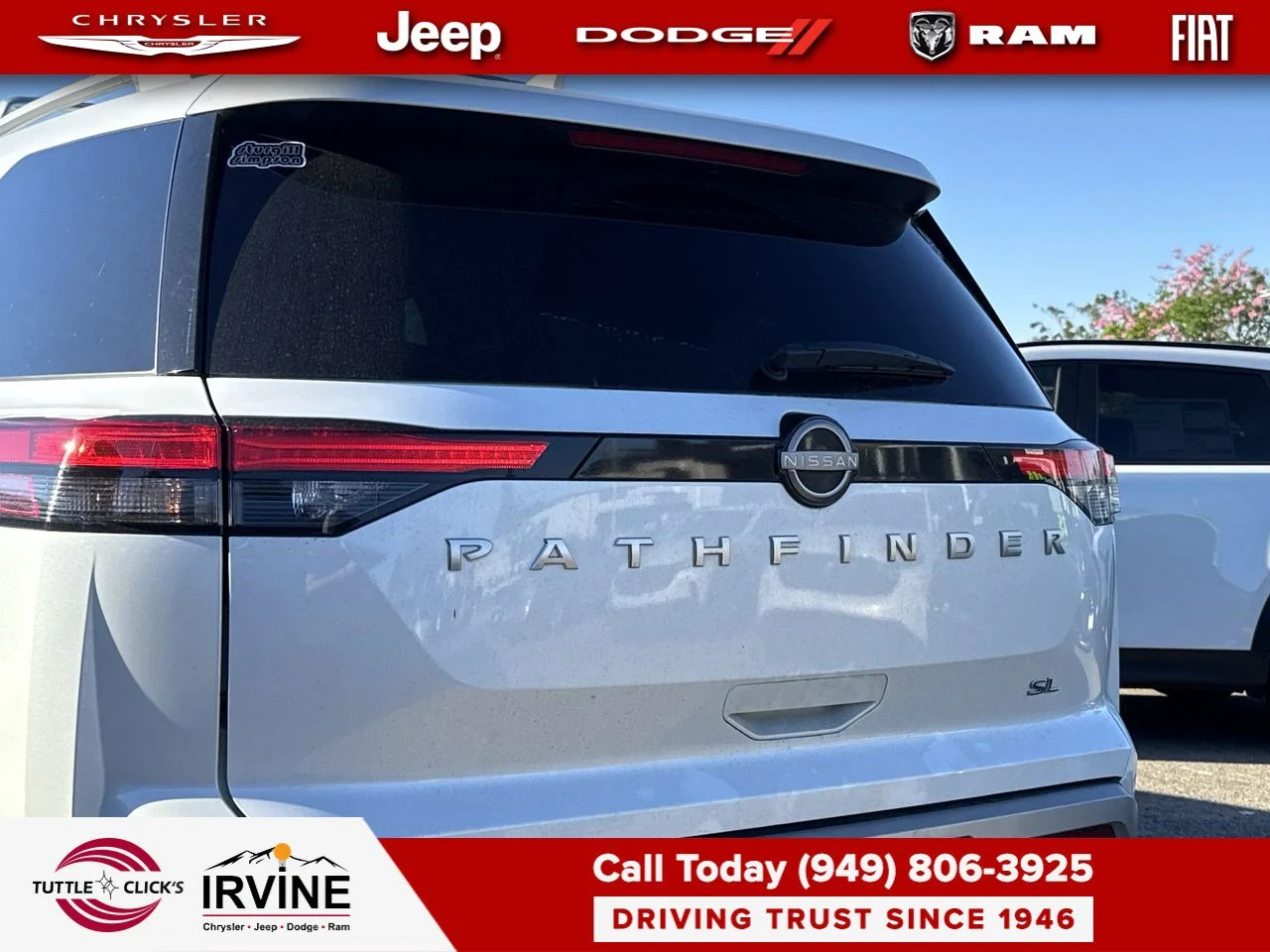 Used 2025 Everest White Pearl Tricoat Nissan SL image 11