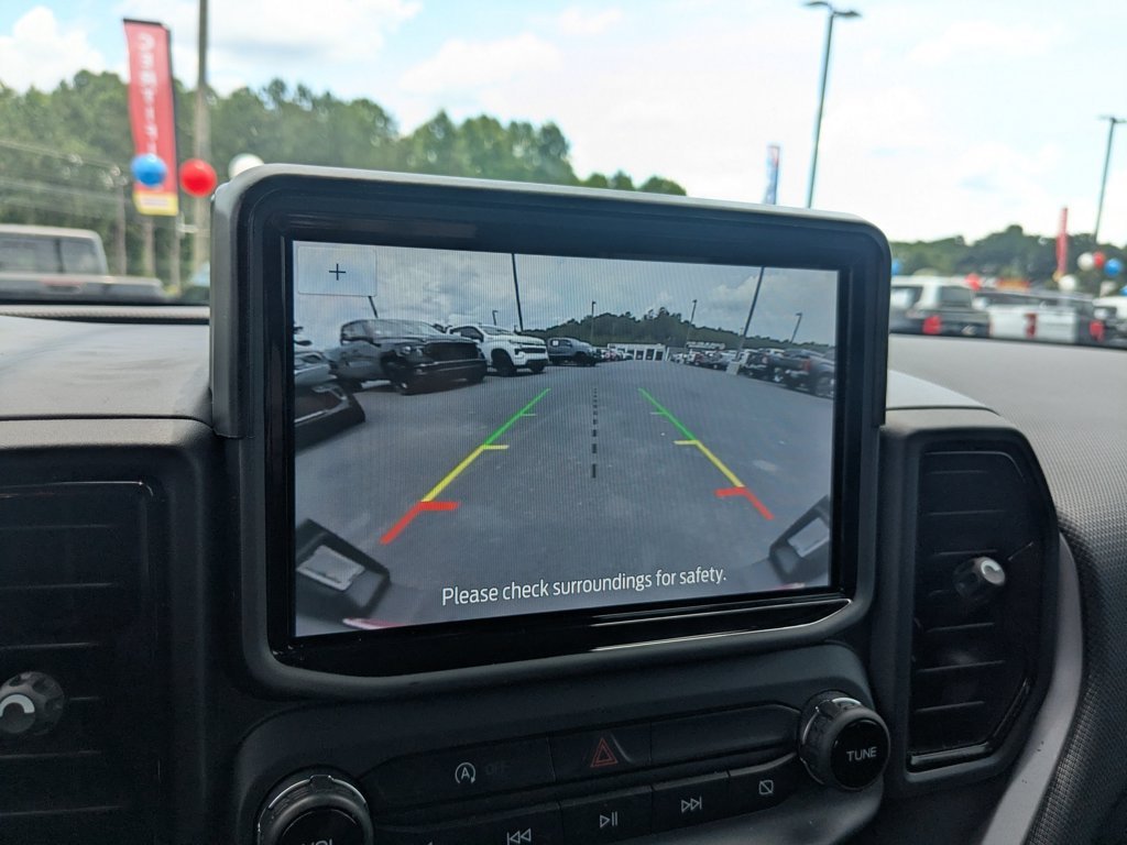 Used 2021  Ford Base image 16