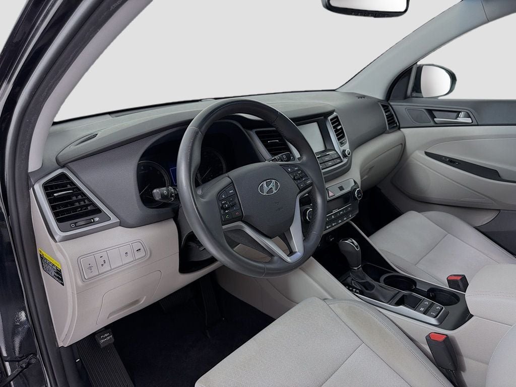 Used 2018 Black Noir Pearl Hyundai Value AWD image 9