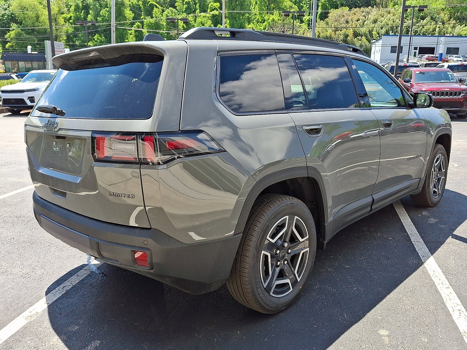 New 2026 Sting-Gray Clear-Coat Exterior Paint Jeep Limited image 3