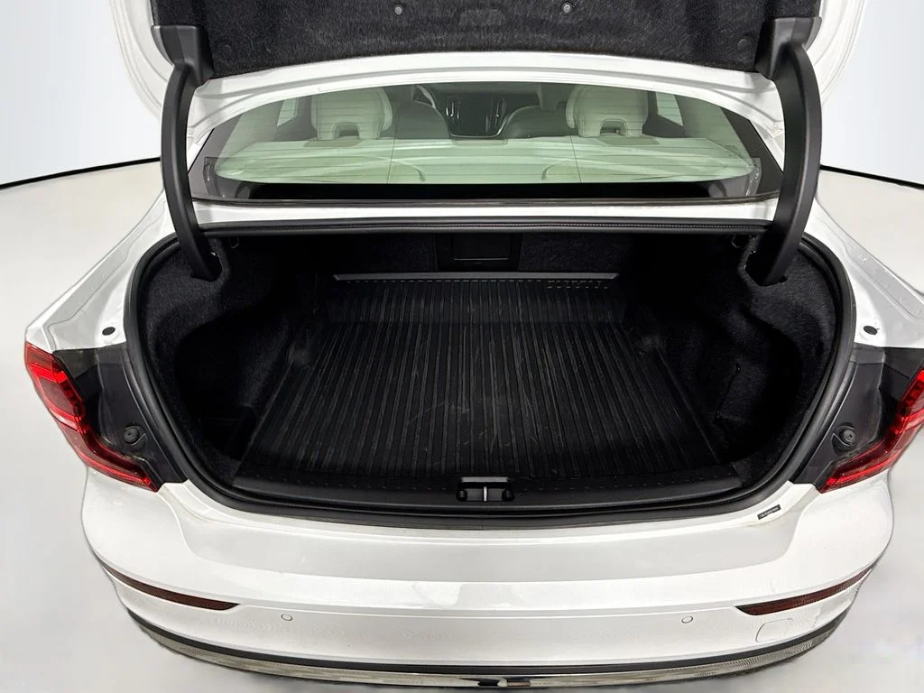 Used 2023 Crystal White Volvo Ultimate image 25