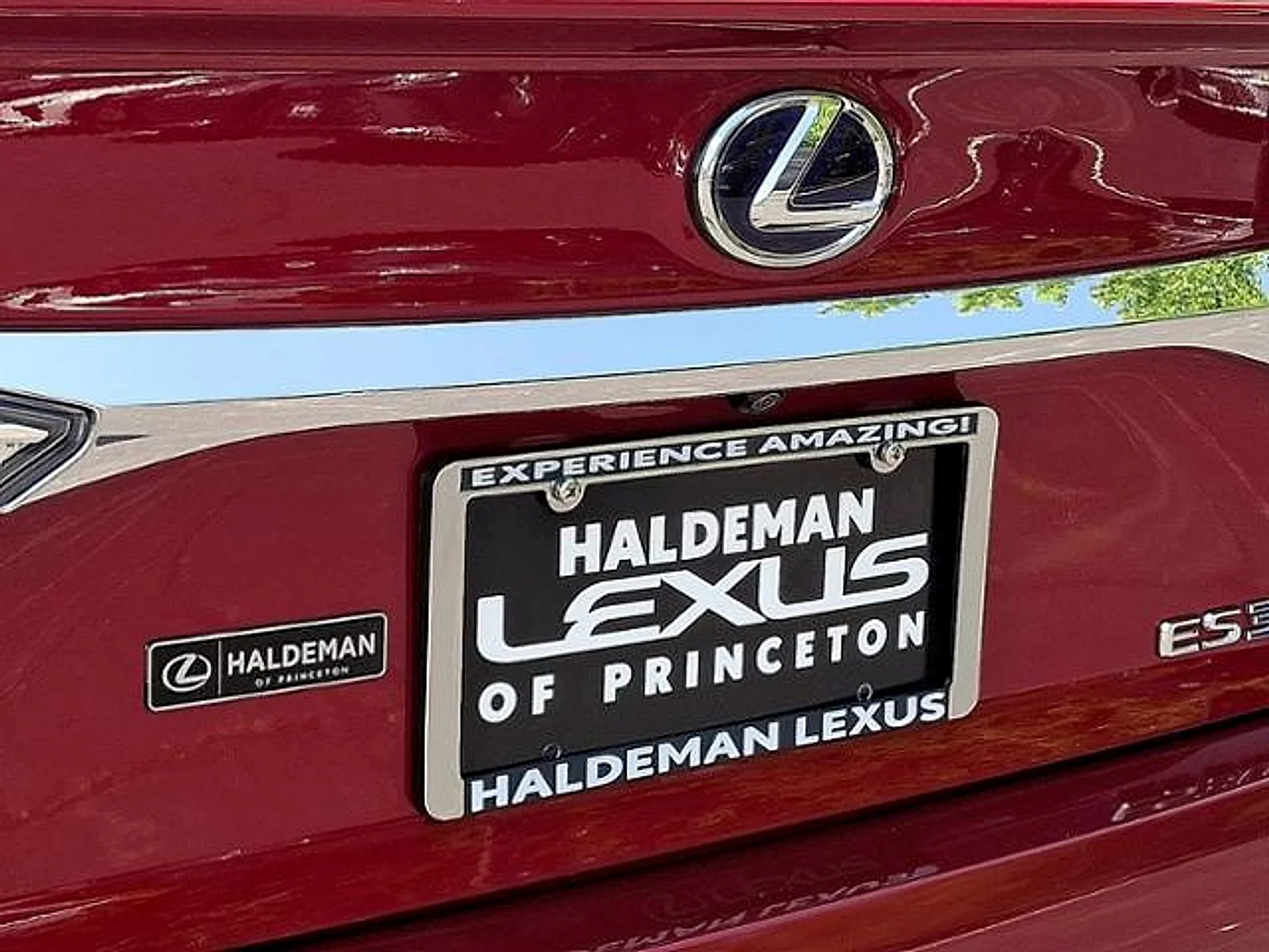 Used 2016 Matador Red Mica Lexus  image 32