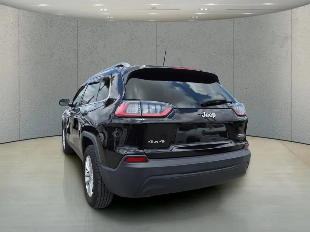 Certified Used 2019 Diamond Black Crystal Pearlcoat Jeep Latitude image 6