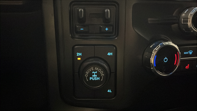 Used 2024 Oxford White Ford XLT image 28