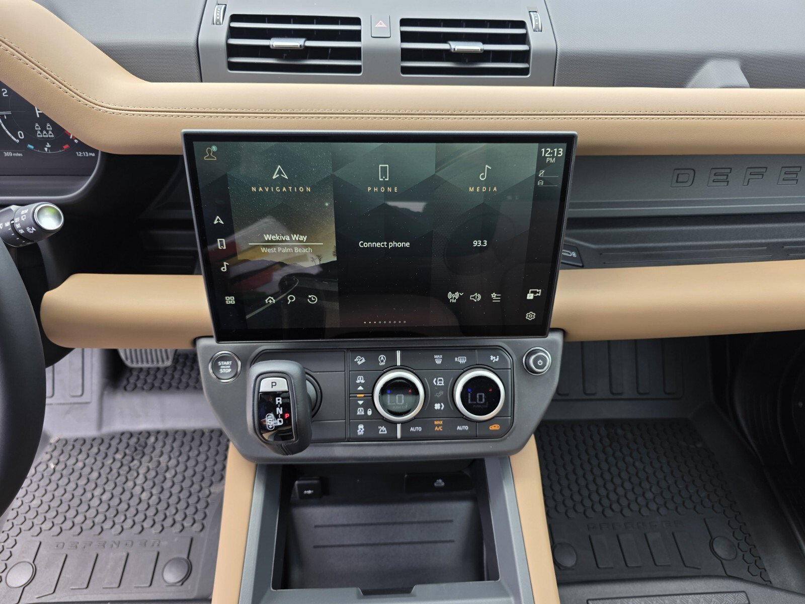 New 2026 Carpathian Grey Land Rover P400 X-Dynamic SE image 17
