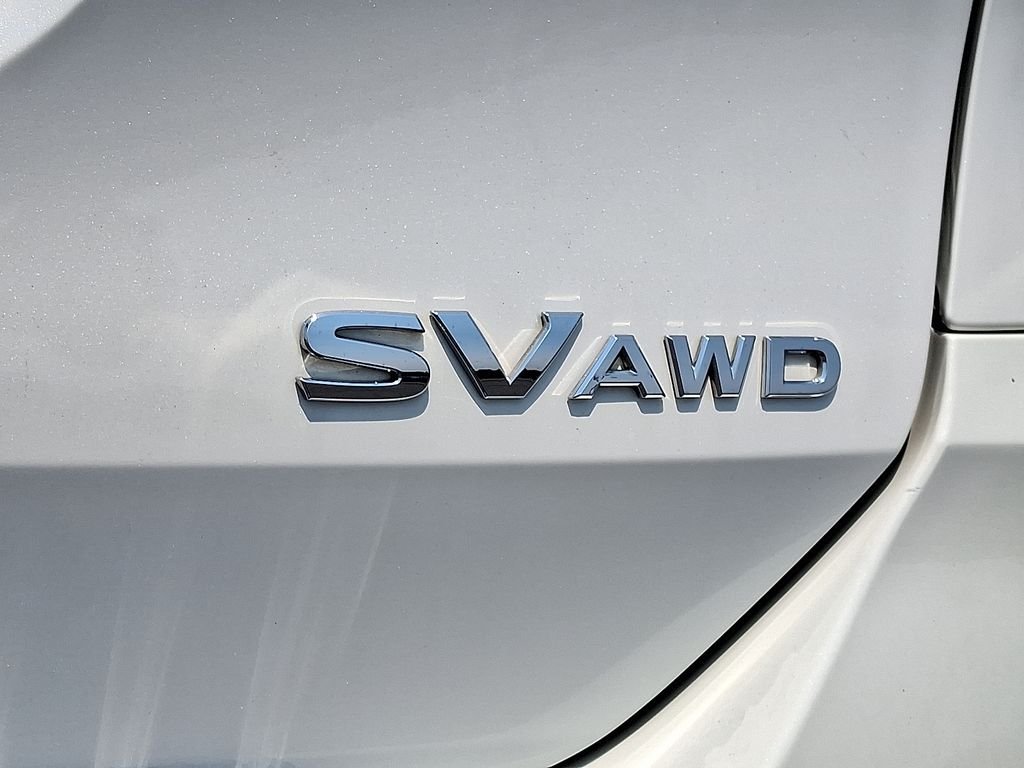 Used 2017 White Nissan SV image 9