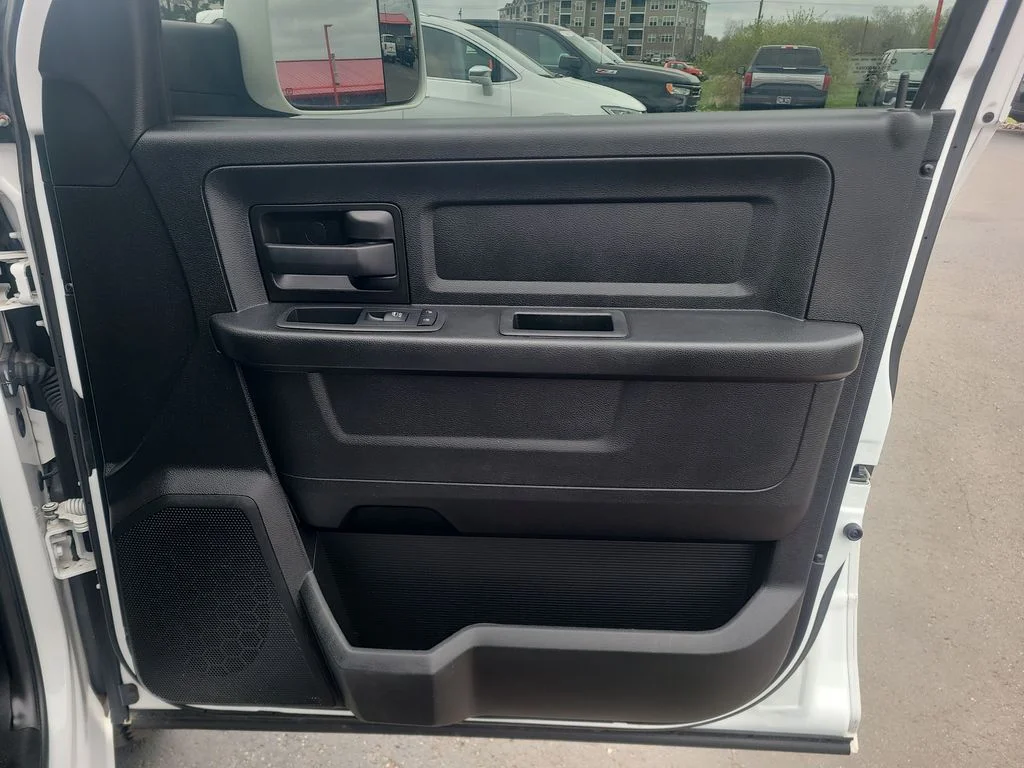 Used 2019 White Ram Express image 41