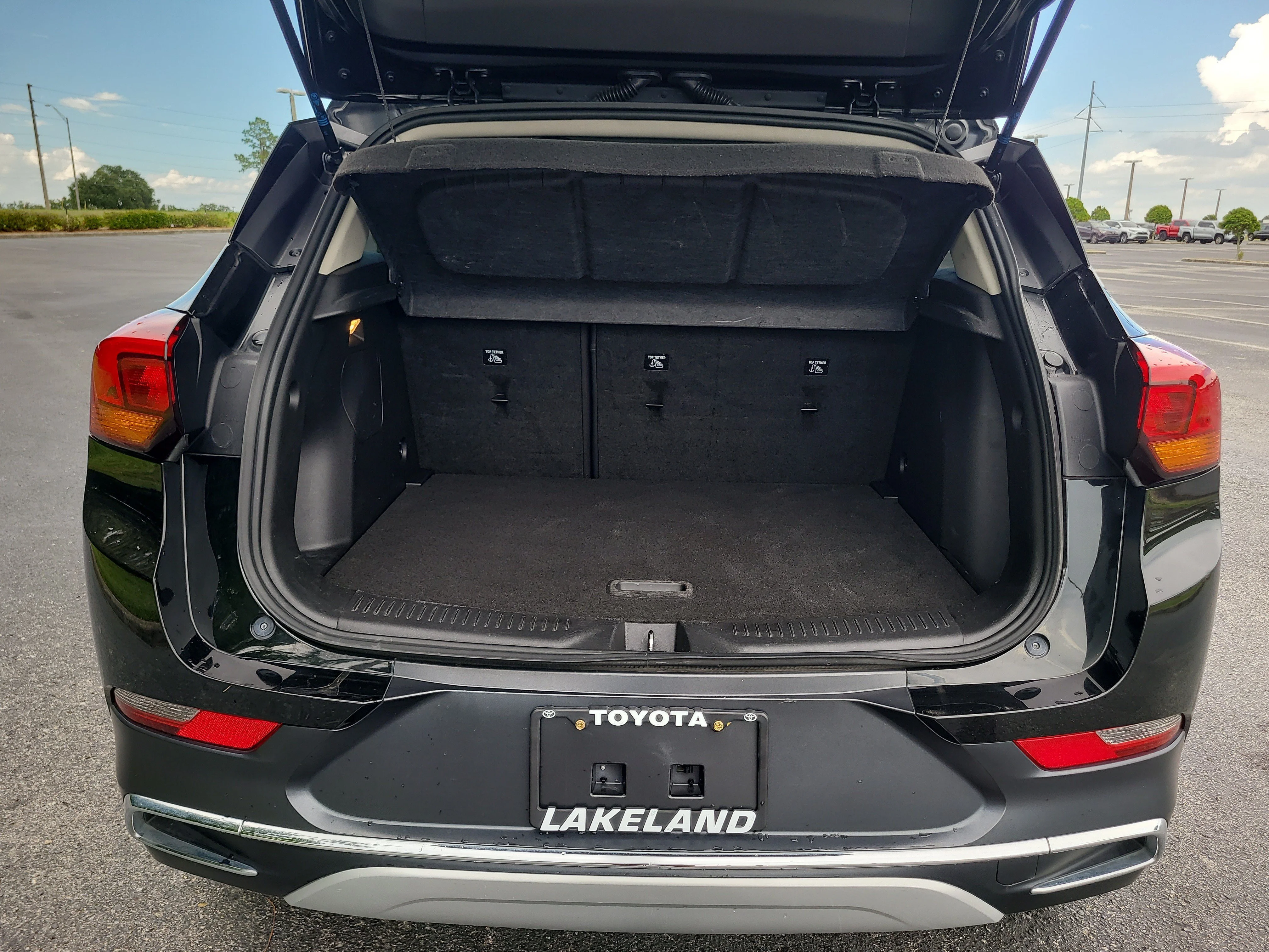 Used 2020 Ebony Twilight Metallic Buick Essence image 9