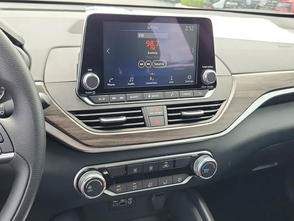 New 2026 Silver Nissan 2.5 SV image 28