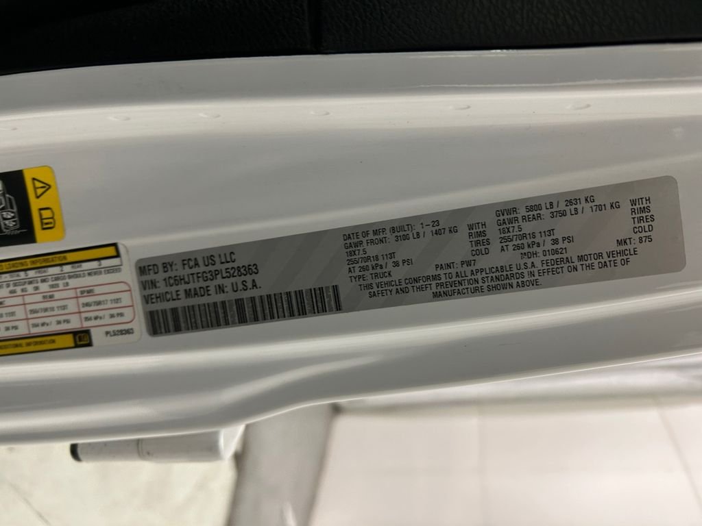 Used 2023 White Jeep Overland image 20