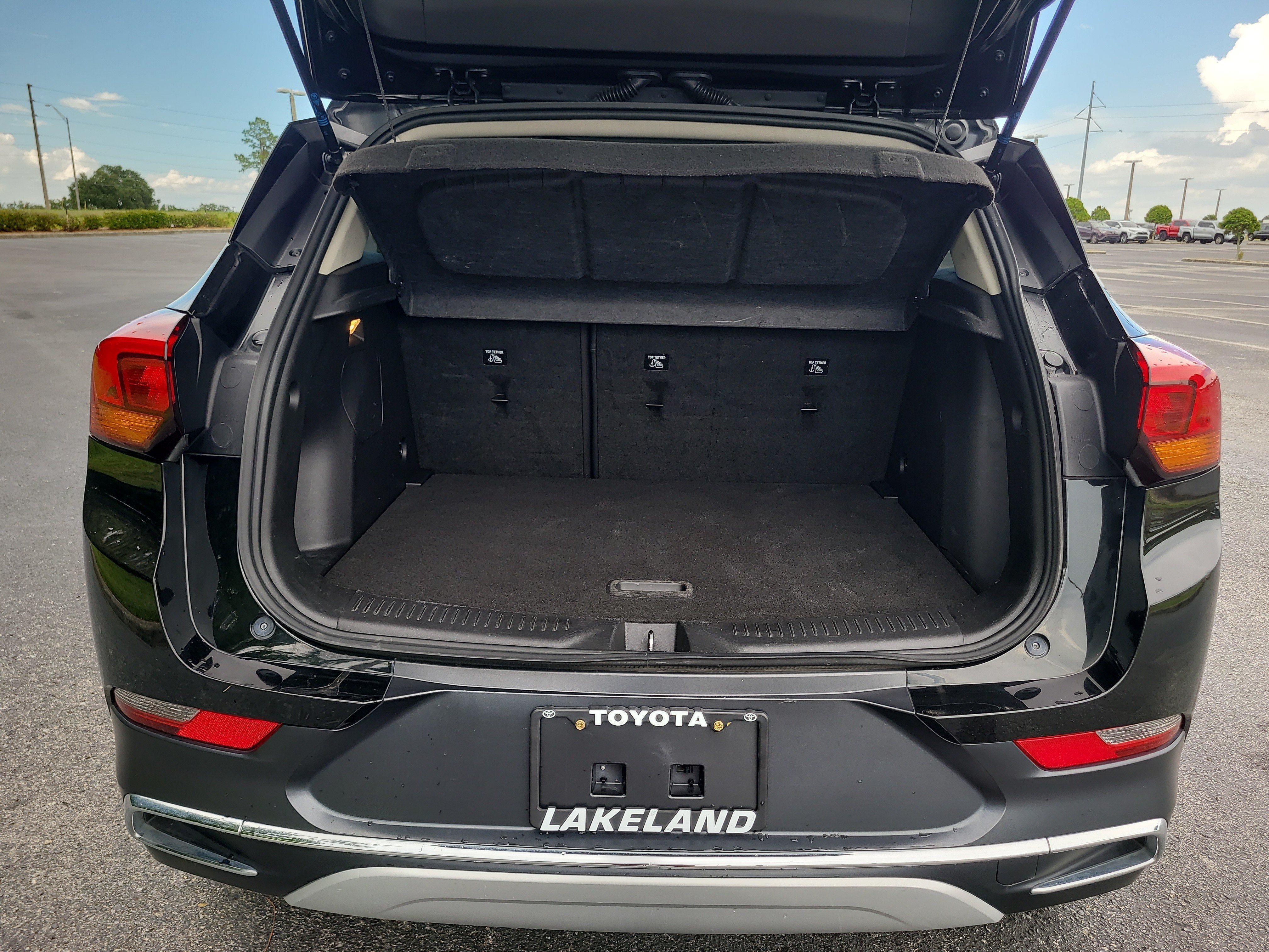 Used 2020 Ebony Twilight Metallic Buick Essence image 9