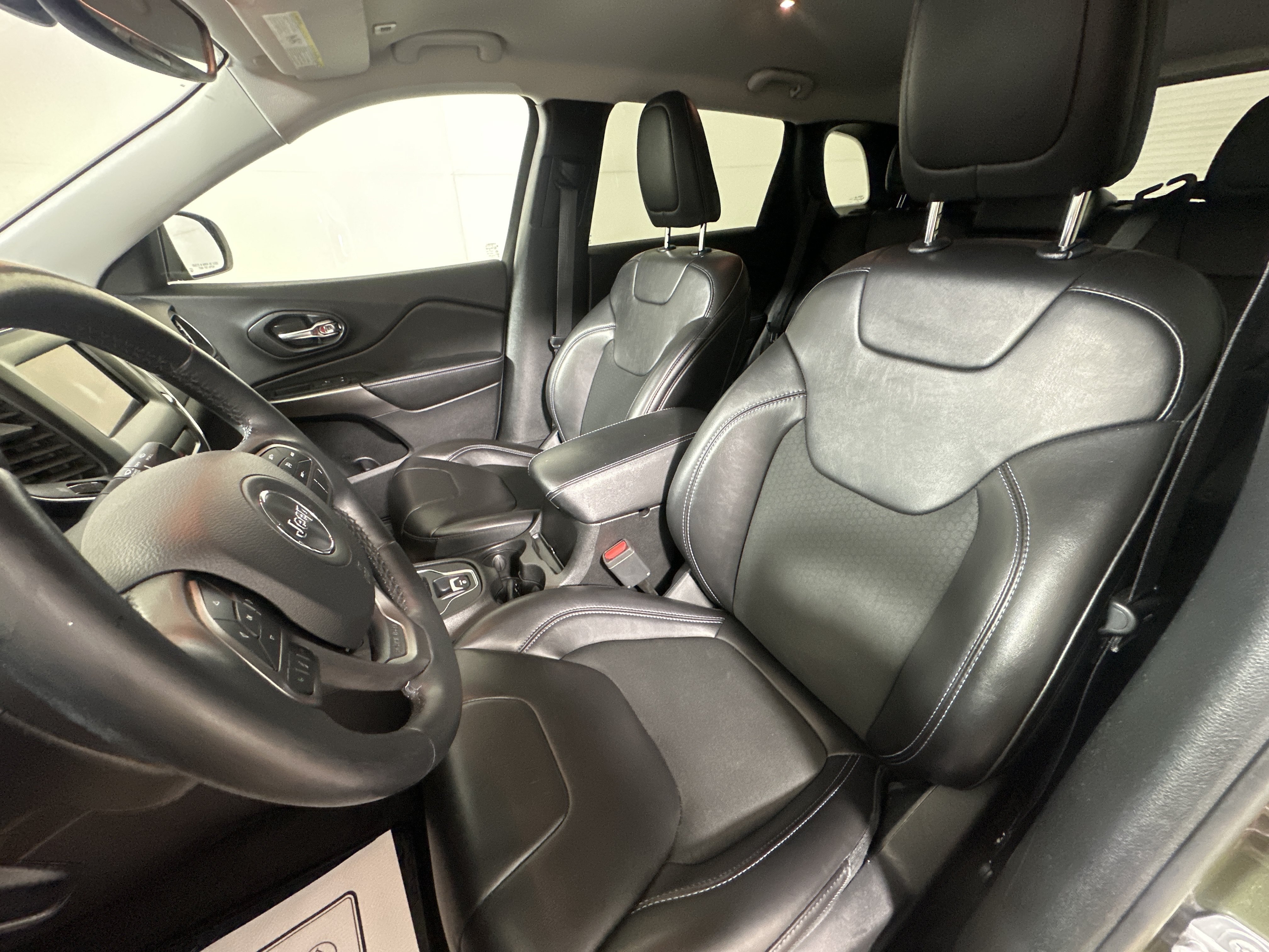 Used 2019 Olive Green Pearlcoat Jeep Latitude Plus image 9