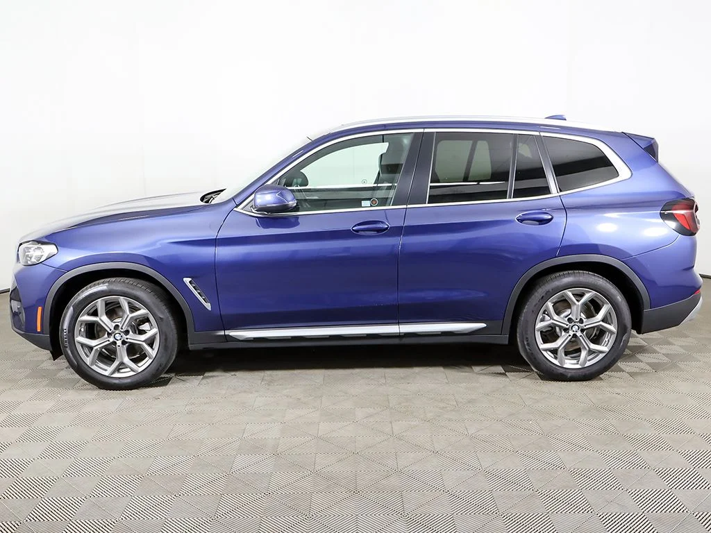 Used 2022 Phytonic Blue Metallic BMW xDrive30i image 19
